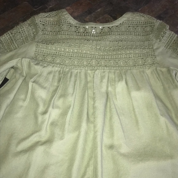 👑CROWN & IVY - Picture 6 of 8